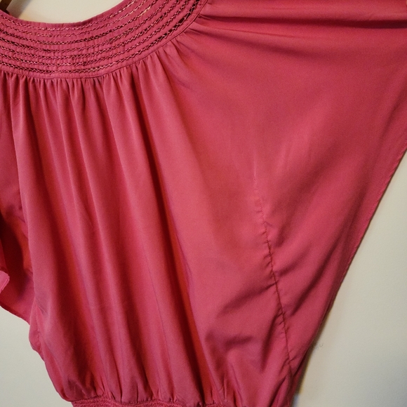 Short sleeve butterfly sleeve pink top - Picture 7 of 7